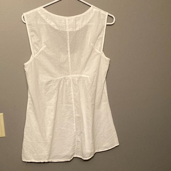 Sandwich 100% Cotton White Sleeveless Tank Top with Airy Fabric - Picture 7 of 9
